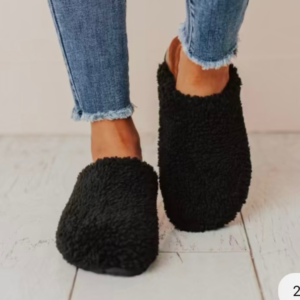 NWOT Hard Sole Slipper